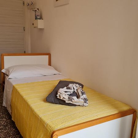 Hotel Marconi Miramare Римини Екстериор снимка