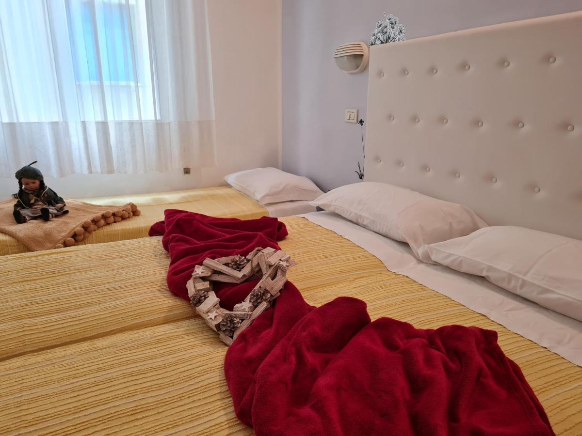 Hotel Marconi Miramare Римини Екстериор снимка
