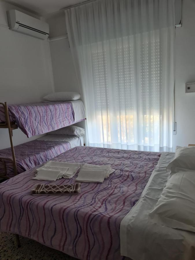 Hotel Marconi Miramare Римини Екстериор снимка