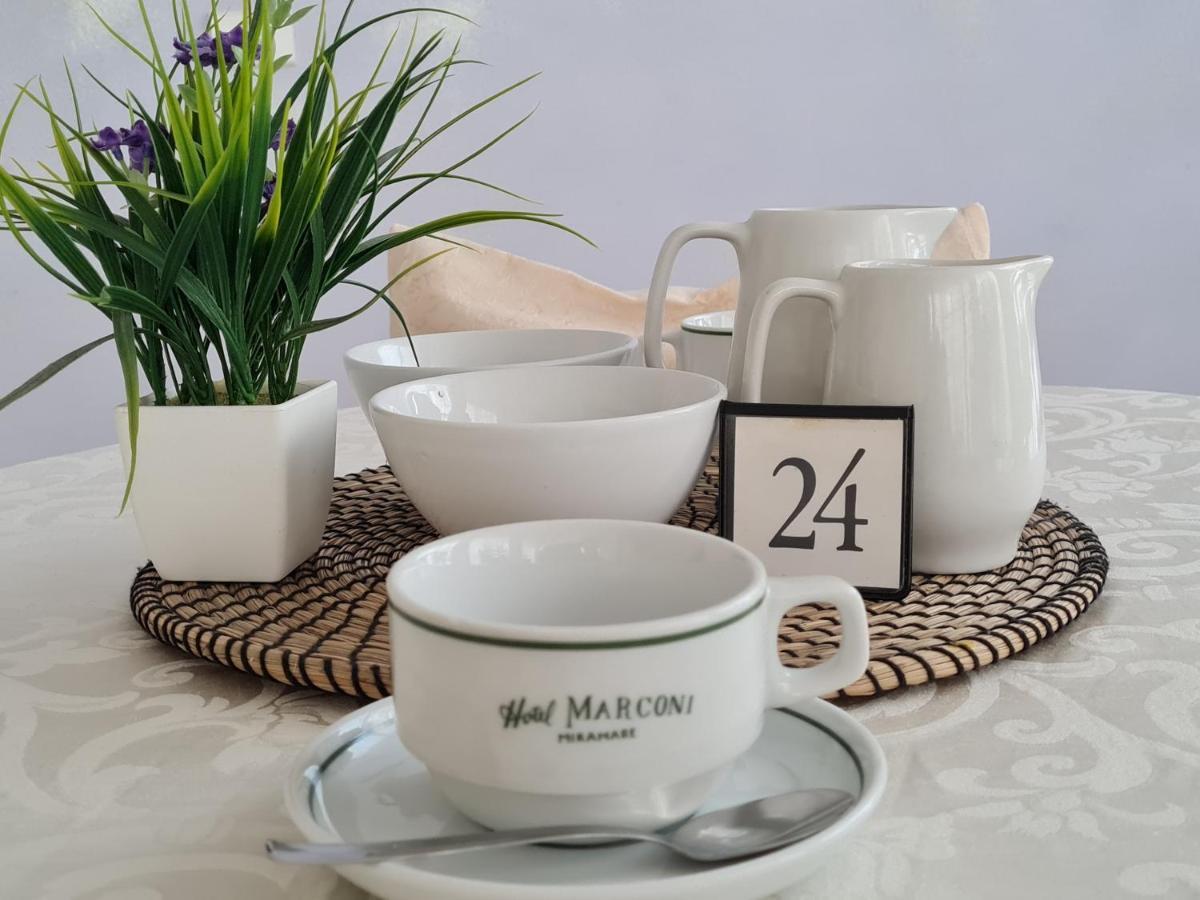 Hotel Marconi Miramare Римини Екстериор снимка