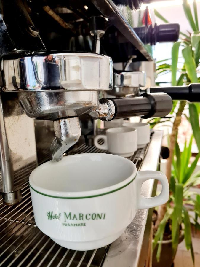 Hotel Marconi Miramare Римини Екстериор снимка