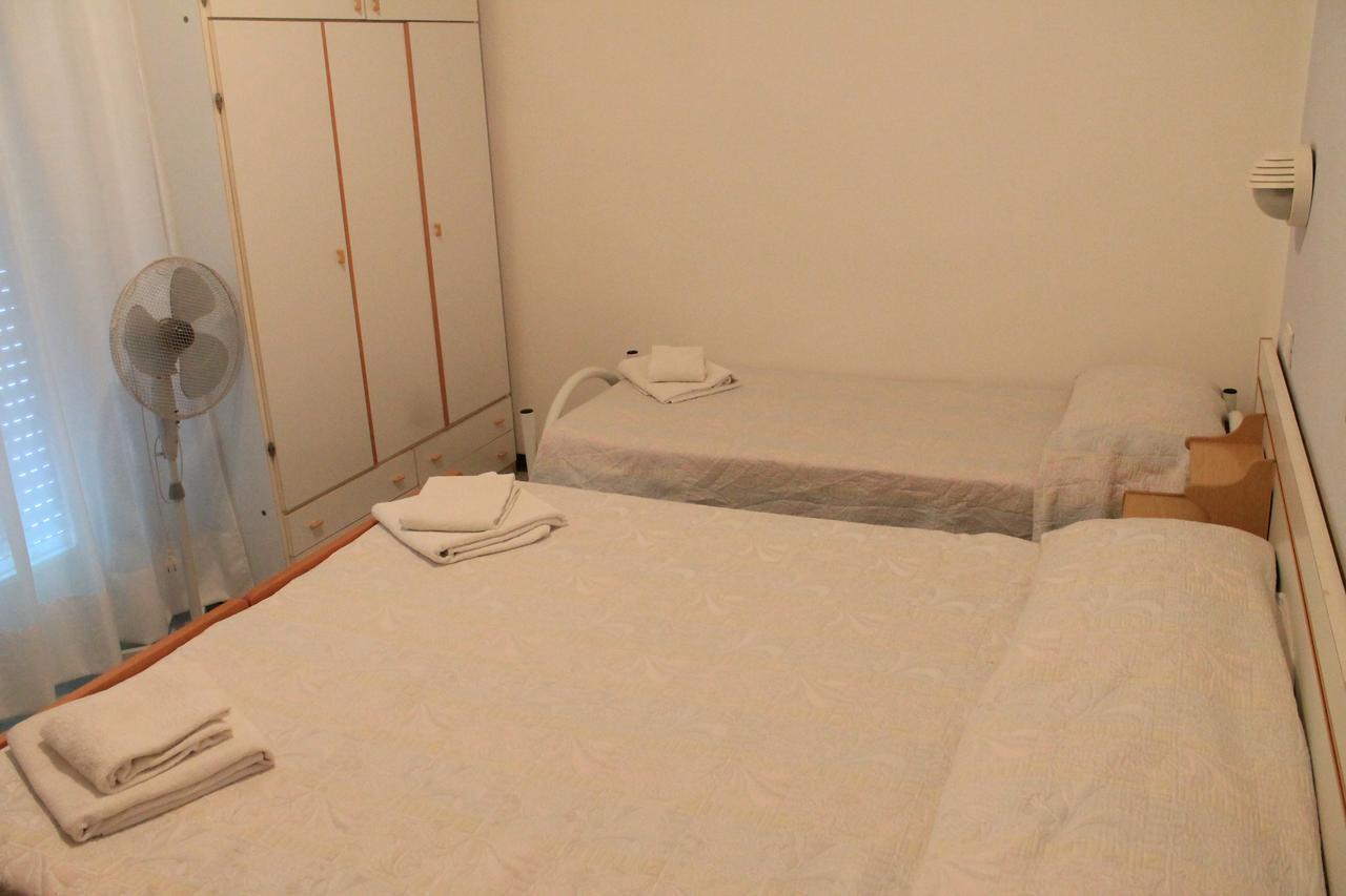 Hotel Marconi Miramare Римини Екстериор снимка